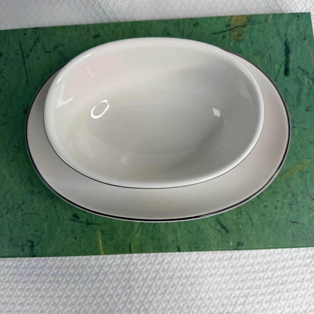Villeroy & Boch Design Naif Gravy Boat Attached Underplate Folk Art Village